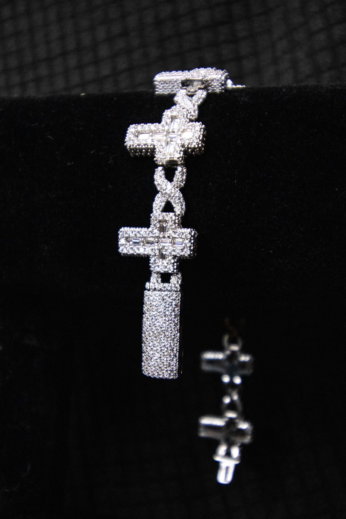CUBAN CROSS BRACELET 7.5 INCH