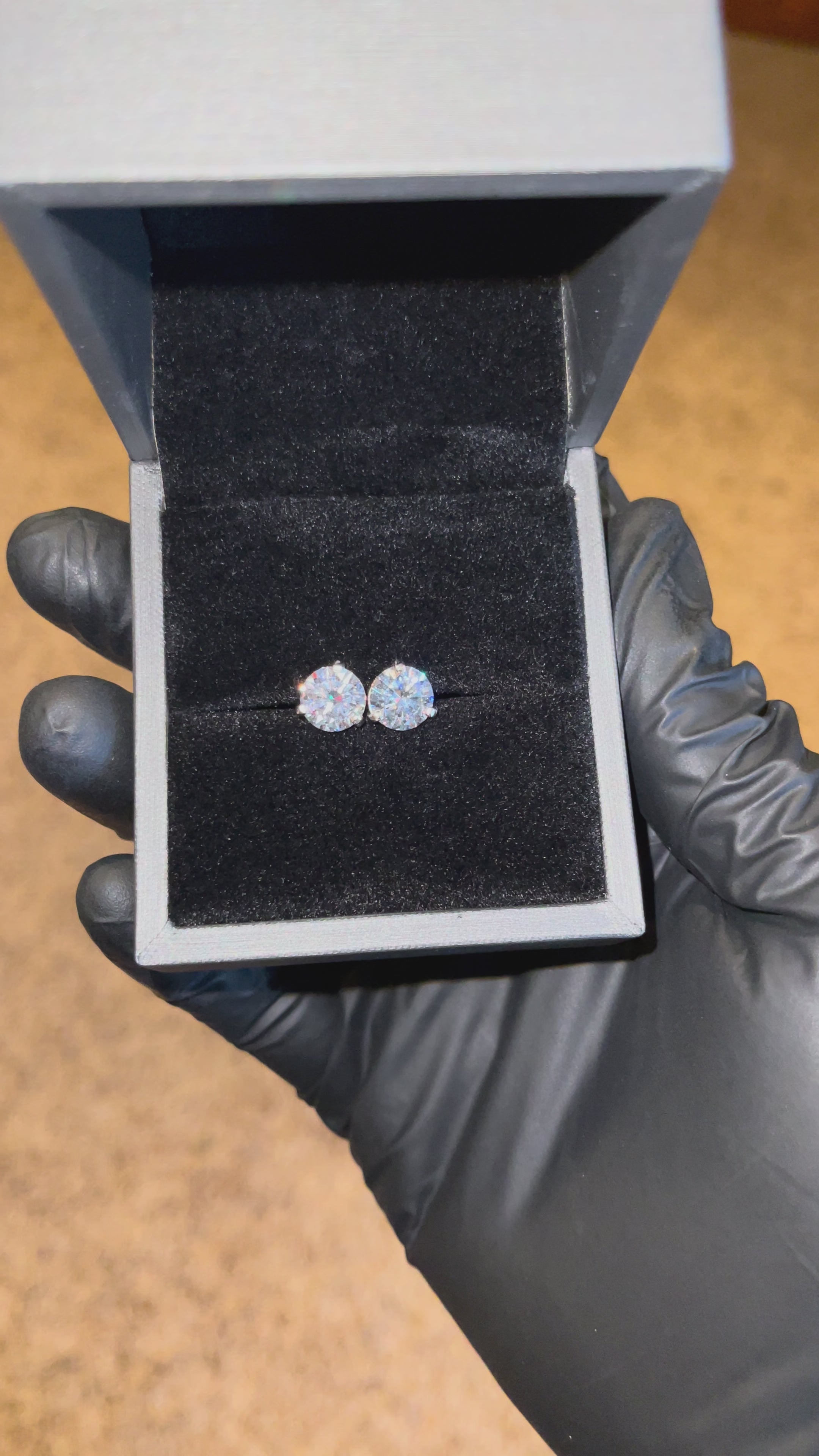 LUXURY MOISSANITE STUD EARRINGS